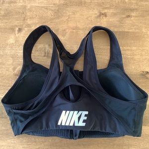 Nike sports bra size L